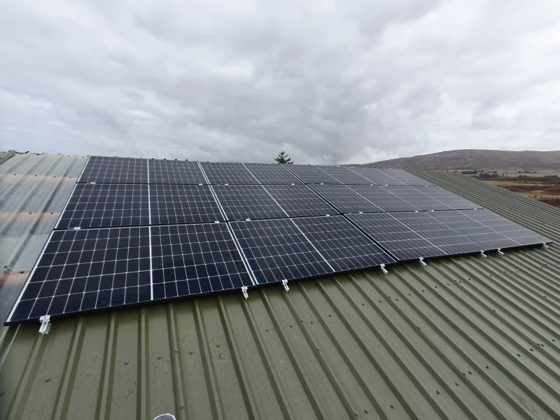 Uigshader solar panels - Proterra Energy Renewable Power for Communities, Uigshader Offgrid Energy
